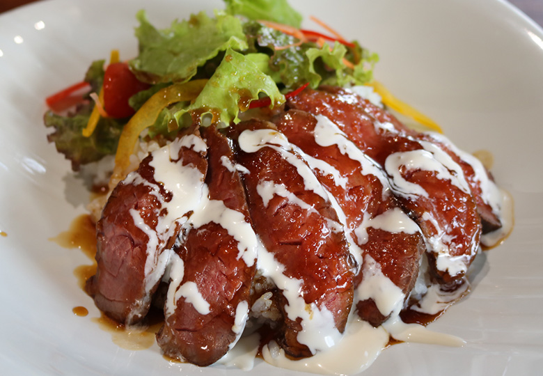 自家製ローストビーフ丼